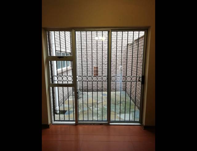 2 BEDROOM DUPLEX RENTED IN ESSENWOOD